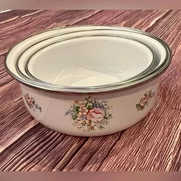 Victoria tabletops unlimited set of 3 vintage nesting‎ bowls enamel mixing bowls - Picture 1 of 6